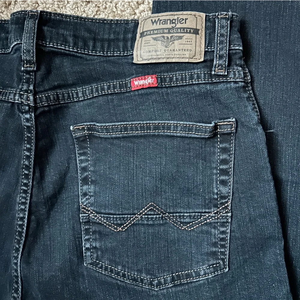 Men’s Wrangler Dark Denim Straight Fit Jeans Size 33x30 |C44 - Picture 2 of 12